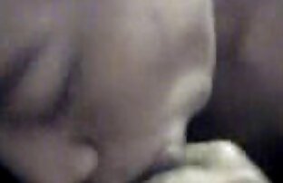XXX タニタはテーブルの上で服を脱いで自慰行為をする。 女性 の ため の 無料 動画 無 修正