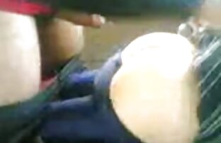 XXX 日焼けした熟女は若い男のコックにジャンプします 沢井 亮 女性