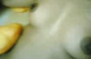 XXX 夫は妻のガールフレンドを口の中でファックし、彼女を彼のカメラに連れて行く。 h な 動画 女性 向け