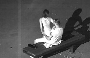 XXX 女性は夫と一緒に自宅でセックスをしている間に自分自身を剃ります。 女性 の ため の エロ ビデオ