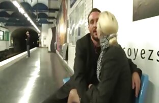 XXX 刑務所ガードは、奉仕の後にサウナで売春婦をファックする 女性 専用 の エロ 動画