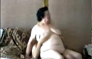 愛人は奴隷の顔に猫をこすり、顔の接触をする。 エッチ 女性 向け 動画