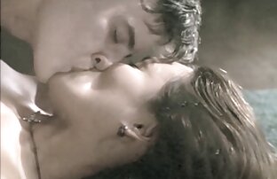 XXX バーテンダーは、顧客の最後のフェラチオとセックスを獲得しました。 女性 の 為 の av 動画
