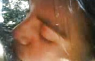 XXX カップルは運河の中心にあるボートで公共の場でセックスをしました。 官能 動画 女性 無料