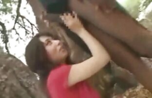 XXX 細身で日焼けした女性は、ホテルで彼女の恋人のコックにジャンプします。 えろ どう が おんな むけ