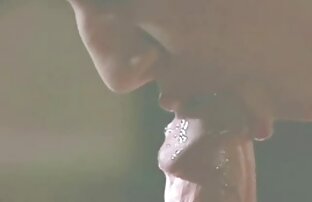 XXX 女性は陰茎に飛び乗り、夫はお尻に指を刺す。 av ビデオ 女性
