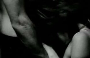 XXX コーチはレズビアンを捕まえ、ジムのシミュレーターで両方を犯した。 エッチ クンニ 無料 動画